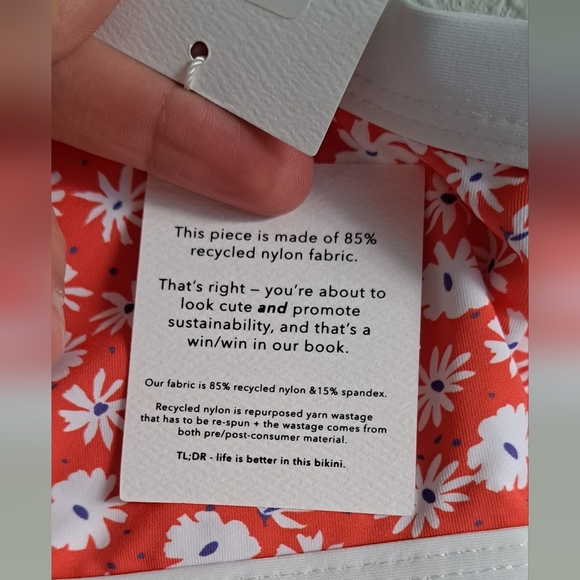 NWT DIPPIN' DAISY'S Scattered Daisy Olympia Bikini Top Womens Medium - Picture 4 of 9